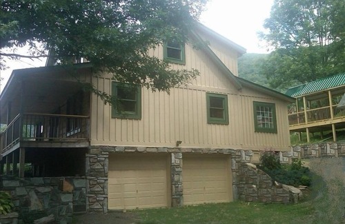 Maggie Valley Cabina | Sugar Plum Cabin - Mountain Follaje de otoño Vista renovada Log Cabin / Kids Ski GRATIS