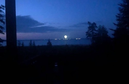 Manistique Cabina | Sugar Sand & Harbor Lights on Lake Michigan