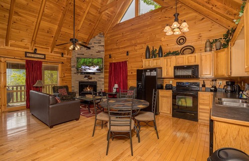 Sevierville Cabina | Sugar Shack - One Bedroom Cabin