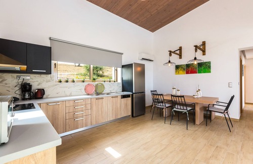 Bali Villa | Villa Sugar! ¡Villa premium, instalaciones de resort 5 *, jacuzzi y maravillosas vistas al mar!