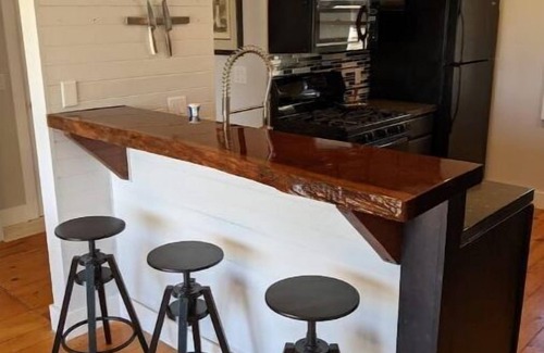 Cedar Casa | Sugarloaf Golf Course View in the Heart of Leelanau County