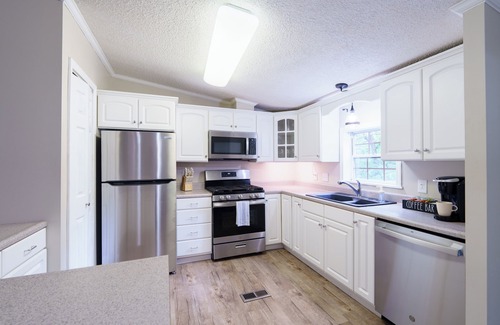 Farmers Casa | Sugarloaf Mountain Escape Secluded 3 bedroom, 5 acres, ATV, RV and boat storage.