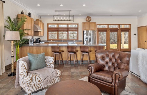 Urbana Casa | Sugarloaf Mountain Retreat- Explore a 300 Acre Estate, Hiking, Golfing, Biking