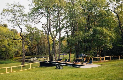 Jeffersonville Casa | Suite 001 Summary: Th