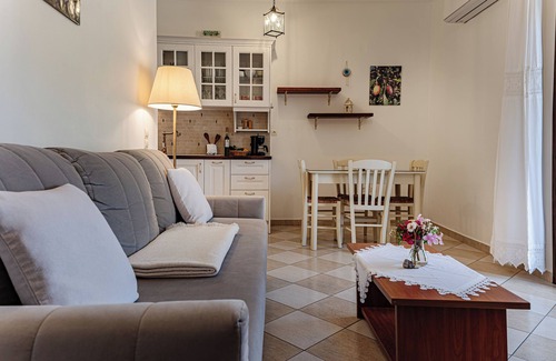 Skinaria Apartamento | Suite am Makris Gialos Strand