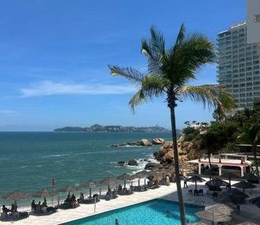 Zona costera de Acapulco Apartamento | Suite con acceso a playa y vista espectacular