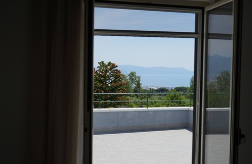 Trecase Casa | Suite Deluxe con Vasca e Terrazza, Struttura Situata Alle Pendici del Vesuvio