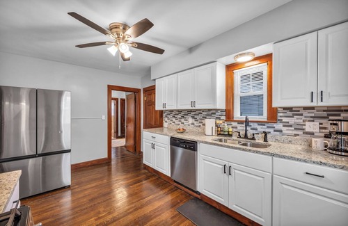 Shaker Heights Apartamento | Apartamento acogedor muy cerca de famosos Hospitales y Clínicas en Cleveland