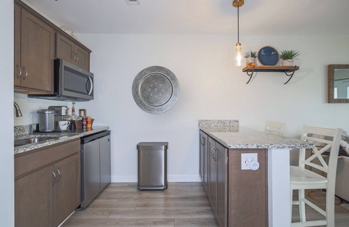 McCutcheon Field Apartamento | Suite Escape, Villa Capriani's only Luxury Studio - 3 pools & 2 hot tubs!