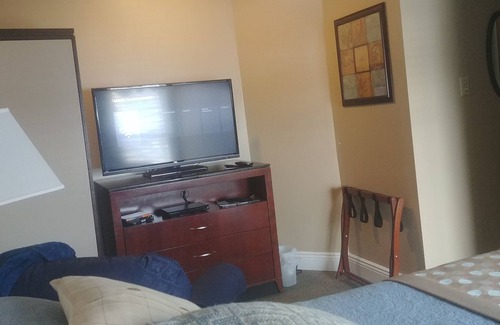 Amherst Apartamento | Suite en el pintoresco distrito histórico; minutos del lago Erie, Oberlin, Cedar Poin