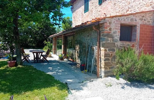 Pian di Sco Apartamento | Suite in Tuscan farmhouse between Florence and Arezzo with wifi and pool