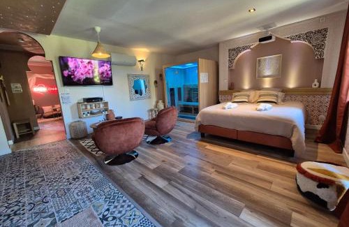 Serrieres Apartamento | Suite Luxe Spa Balneo Sauna Hammam Projecteur