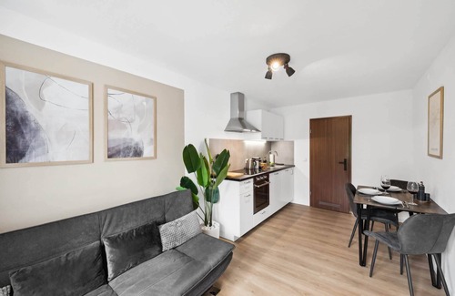 Kaiserslautern Apartamento | Suite M for 3 - Kitchen - Parking