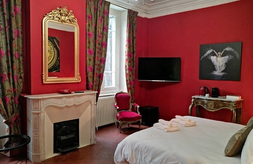 Centre Ville d'Ales Cama Y Desayuno | Suite Opéra