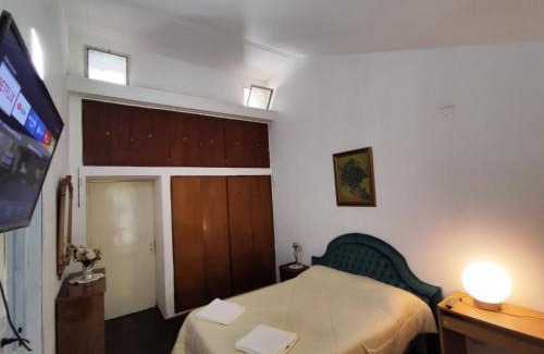 Yerba Buena Apartamento | Suite Pringles 1740 Parking Planta Baja