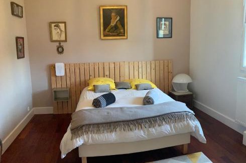 Ambares-et-Lagrave Cama Y Desayuno | Suite privative Abella - Aile de maison bourgeoise