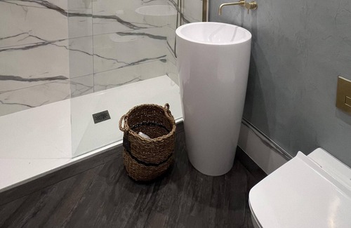 Penrith Apartamento | Lujoso-Apartamento-Baño con ducha-Patio