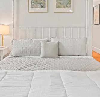 Saratoga Springs Apartamento | Suite Rose by Saratoga Stays