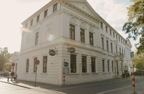 Center Casa | Suite, shower or bath, WC - Hotel am Schloss