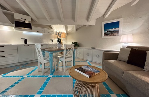 Porto Pino Apartamento | Suite Villa Aquamarina with Private Jacuzzi