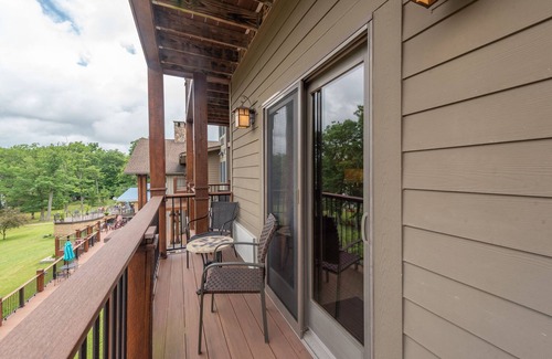 Thayerville Apartamento | Suites at Silver Tree: A209 Studio Lake View