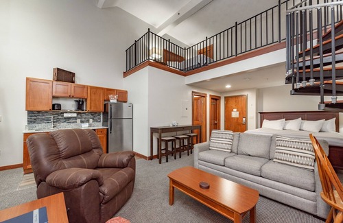 Thayerville Apartamento | Suites at Silver Tree: A306 Studio & Loft Standard View