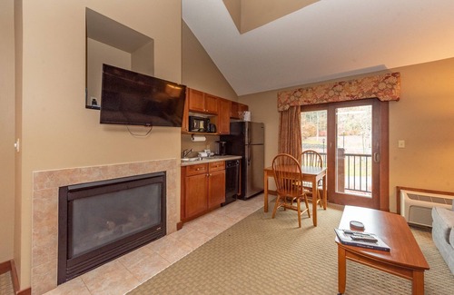 Thayerville Apartamento | Suites at Silver Tree: A316 Studio & Loft Standard View