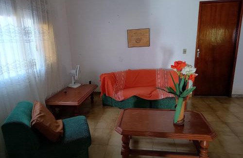 Cabo Frio Casa | Suites para casais na praça Oswaldo Cruz