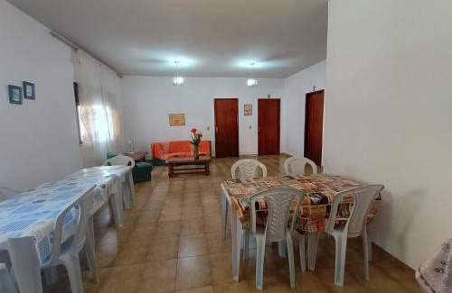 Cabo Frio Casa | Suites para casais na praça Oswaldo Cruz