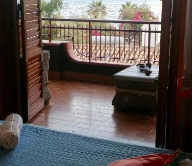 Letojanni Apartamento | Sulla spiaggia di Letojanni