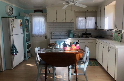 Vermilion Cabaña | NEW Dates Added! VERMILION Cottage. Two minute walk to private beach