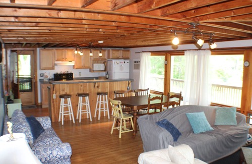 Wakefield Cabaña | Alquiler de casa de verano y principios de otoño Lakeside Cottage