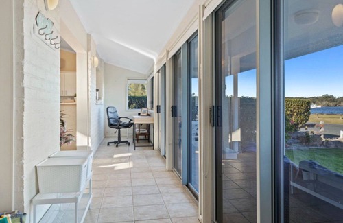 Hawks Nest Casa | Summer Bay Sunsets - Pet Friendly