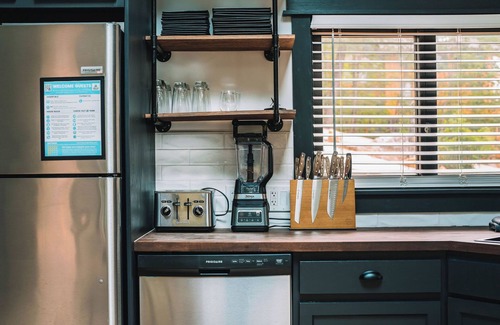 Wildwood Casa | Summer Breeze at Willow Treehouse -Treetop Escapes