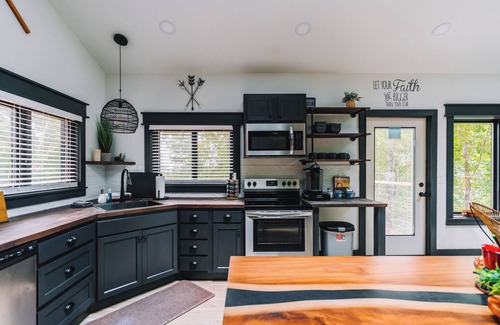 Wildwood Casa | Summer Breeze at Willow Treehouse -Treetop Escapes