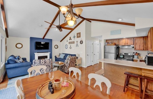 Gouldsboro Cabina | Summer cabin w/ Private Beach in Big Bass Lake resort community