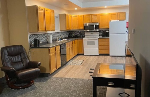 East End Casa | Summer dates! Spacious 3 bed 2 bath! Enormous Kitchen! Close to Lake Superior!