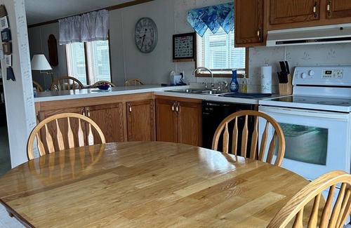 Hamlin County Casa | Summer Fun! Lake Poinsett. Lakefront! Private Dock. 2 bed 2 bath