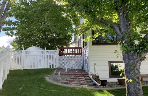 Billings Casa | SUMMER IN MONTANA-the Cottage is ready for your stay!