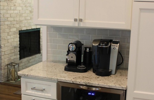 Westport Casa | Verano en Westport, CT! - Reformado, privado, cerca de todo!