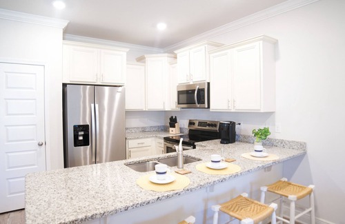 South Pensacola Casa | Summer Luxury Downtown Beach-House l Pool
