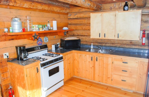 Taos Ski Valley Cabina | Cabaña en las montañas, a 1/2 milla de las pistas, además de sala de juegos y bañera de hidromasaje