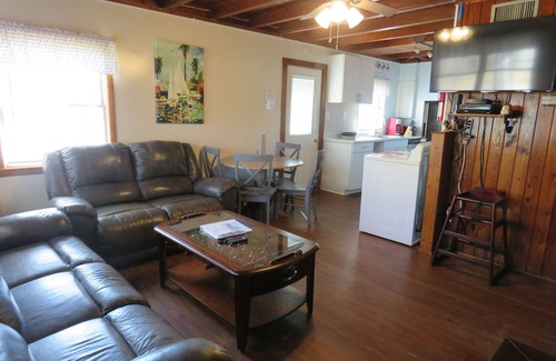 South Nags Head Casa | ¡GENIAL para una familia pequeña! Justo enfrente del océano con acceso privado a la playa