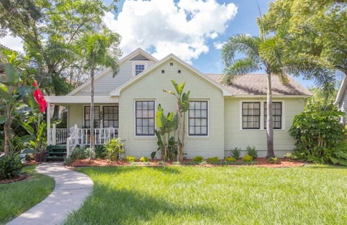 Courier City - Oscawana Casa | South Tampa SOHO Bungalow Home