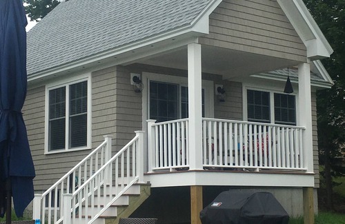 Southwest Harbor Cabaña | Summer special! Adorable Whale's Tail guest cottage.