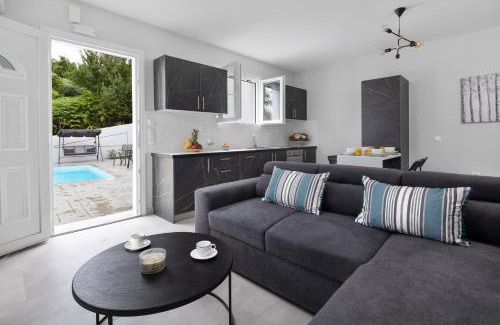 Kontokali Villa | Summer Stories Pool Villa