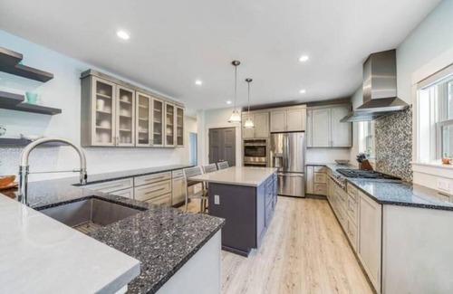 South Haven Casa | Summer Time Vibes! Heated Pool, Hot Tub, Game Room