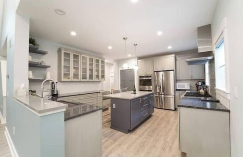 South Haven Casa | Summer Time Vibes! Heated Pool, Hot Tub, Game Room