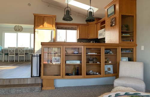 Ferndale Casa | Summerhouse with Private Dock on Canal; Kayaks, large Firepit.