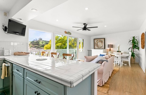 Summerland Casa | Summerland Beach retreat with incredible views and two-story decks